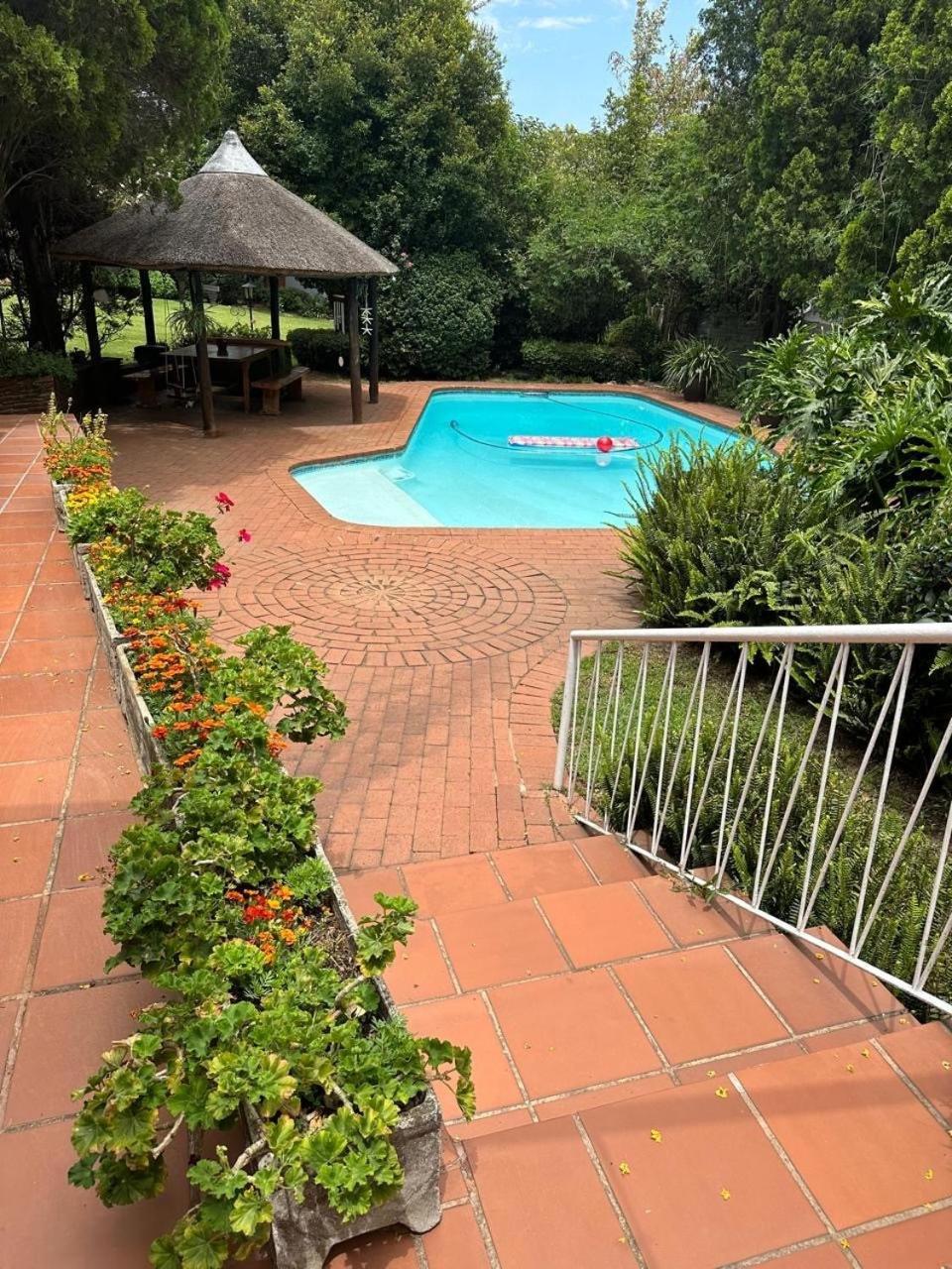 Bagley Terrace 136 Cottage Johannesburg Bagian luar foto
