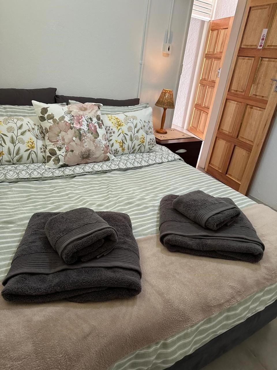 Bagley Terrace 136 Cottage Johannesburg Bagian luar foto