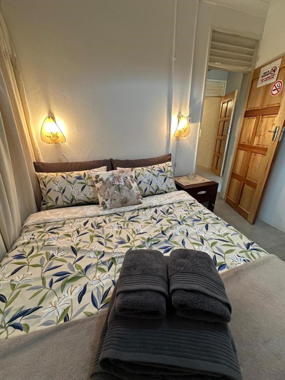 Bagley Terrace 136 Cottage Johannesburg Bagian luar foto