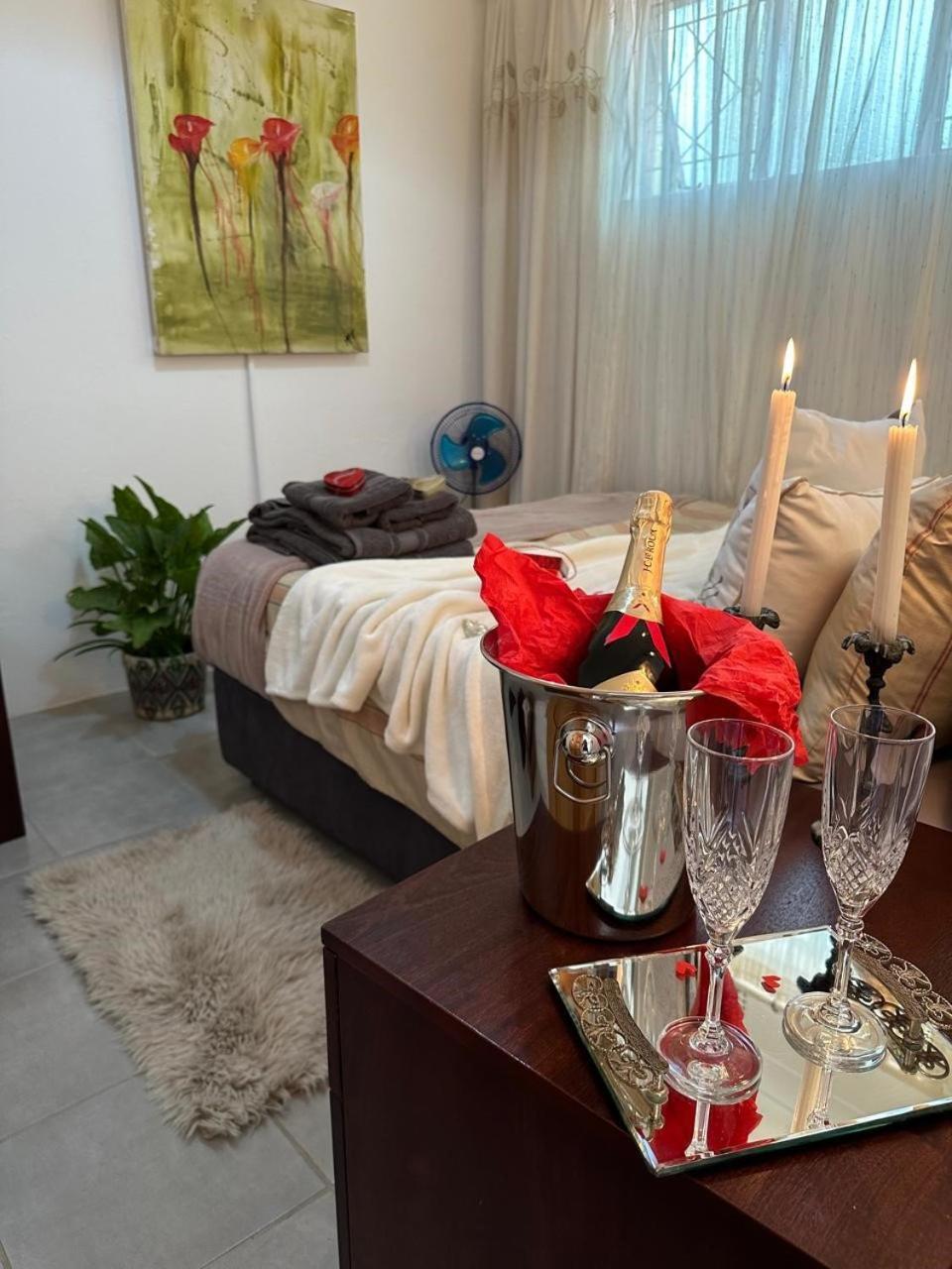 Bagley Terrace 136 Cottage Johannesburg Bagian luar foto